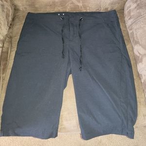 Columbia Sportswear Company, 8, black